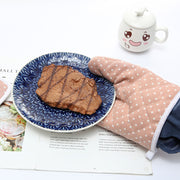 鍋つかみ 鍋敷き 2点セット ミトン キッチングローブ 手袋 キッチン用品 キッチンツール 調理器具 シリコン フック穴付き ループ付き チェック柄 ドット柄 かわいい おしゃれ 台所 便利