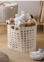 ランドリーバスケット 洗濯カゴ 洗濯用品 日用品 折りたたみ式 折り畳み プラスチック製 大容量 円形 丸型 籠 かご 収納ボックス 取っ手付き 無地 単色 通気性 コンパクト 省スペース シンプル おしゃれ 雑貨