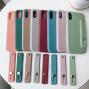 スマホケース スマホカバー 落下防止ベルト付き スタンド機能 iPhone対応 マット調 シリコン スマホバンド ホールドベルト おしゃれ かわいい アイフォン対応 携帯ケース 保護ケース 背面保護 傷防止