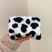 化粧ポーチ マルチポーチ 小物入れ メイクポーチ コスメポーチ 多用途 男女兼用 レディース メンズ 化粧品入れ 日用品雑貨 牛柄 モウ柄 起毛 ふわふわ ふんわり かわいい ファスナー チャック スクエア 整理整頓 小物収納 持ち運び コンパクト おしゃれ キュート お出かけ 通勤 通学 白 黒