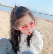 サングラス 子供用 キッズ 女の子 男の子 スクエア 四角 プラスチック セルフレーム 紫外線対策 おしゃれ 可愛い かっこいい クール お出かけ スタイリッシュ カジュアル フルリム 色付き 男児 女児 子ども こども ファッション小物