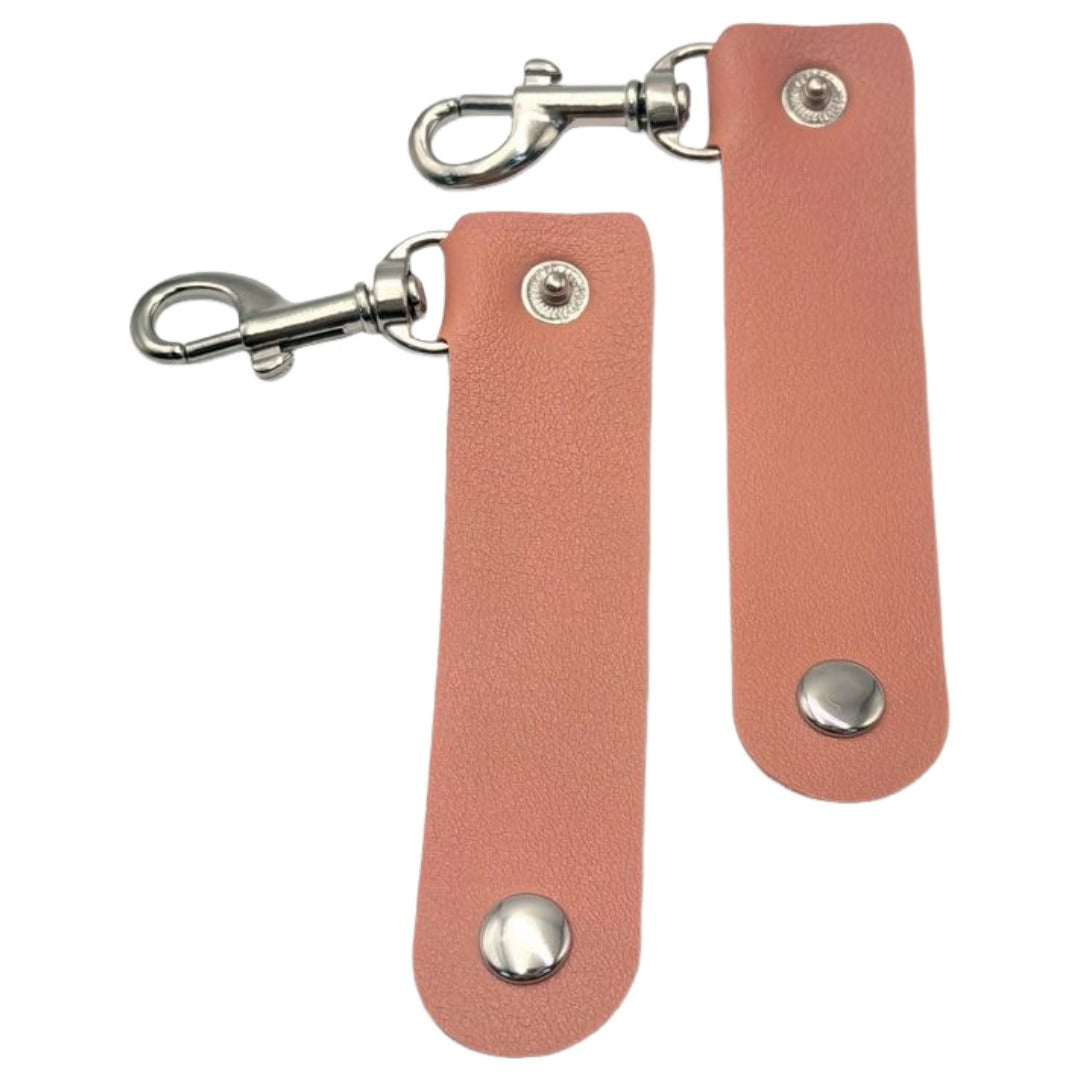 キーホルダー レディース メンズ レザー調 ナスカン 持ち手に付ける スナップボタン 鍵 バッグチャーム 便利グッズ シンプル