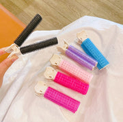 ヘアカーラー クリップ付き ボリュームアップ レディース 女性 ファッション小物 雑貨 単品 ヘアケア 根元立ち上げ 前髪 ダブルクリップ カール 巻き髪 巻く 面ファスナー マジック テープ 巻きやすい 簡単 便利グッズ かわいい キュート 固定 ふわふわ ふんわり ピンク 紫 青 ローズ 赤 黒
