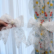 カーテンタッセル 2個セット リボン 蝶結び カーテン留め 刺繍レース カーテン束ね 可愛い パール調チャーム付 花柄 星柄 ホワイト ベージュ インテリア雑貨 ファブリック
