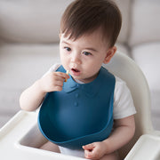 お食事エプロン シリコン ビブ シリコンスタイ ベビー キッズ 男の子 女の子 食べこぼしキャッチ ポケット 調節可能 防水 洗える よだれかけ 蝶ネクタイ風 可愛い シンプル 離乳食 乳児 保育園