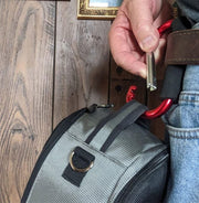 カラビナ D型 単品 アウトドア 登山 キャンプ フック ビッグサイズ 大きめサイズ 吊り下げ ぶら下げ キーホルダー キーリング 旅行 釣り ロープ シンプル 便利