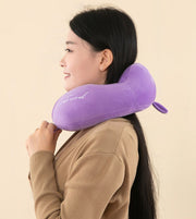 ネックピロー 首枕 クッション U字型 首サポート スナップボタン 英字ロゴ ループ付き トラベルグッズ 安眠グッズ 仮眠 昼寝 旅行 車内 長距離移動 機内 オフィス