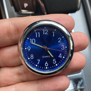 車用時計 車載時計 アナログ カー用品 車用品 カーアクセサリー コンパクトクロック 蓄光 光る 吹き出し口 カークロック 電池式 秒針 ３針 見やすい シンプル おしゃれ スマート ベーシック ミニサイズ 小さめ 金色 青 赤 白 黒 銀色