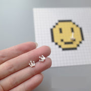 ピアス アクセサリー レディース スタッドピアス クラウン 王冠 おしゃれ 小ぶり シンプル デイリー カジュアル 上品 エレガント 女性用 ギフト プレゼント ファッション小物