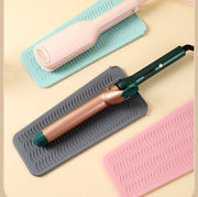 ヘアアイロン収納カバー マット 収納ケース 収納袋 パッド 耐熱ホルダー シリコン製 ドレッサー 洗面所 旅行 出張 トラベル用品 持ち運び 日用品 生活雑貨 滑り止め 焦げ防止