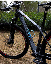 ボトルゲージ ドリンクホルダー 自転車 マウンテンバイク ロードバイク ペットボトル ボトルホルダー 自転車用アクセサリー ネジ固定 サイクリング 光沢 クール 便利 シンプル かっこいい スマート スタイリッシュ スリム ブラック ゴールドカラー シルバーカラー