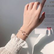 ブレスレット アクセサリー レディース リボン 蝶々結び ラインストーン フェイクパール チェーン 華奢 華やか キラキラ 煌めく 輝く 腕輪 アクセ 手首 可愛い かわいい おしゃれ オシャレ お洒落 ガーリー キュート 上品 大人可愛い 大人女子 女子力アップ 大人 女性 婦人 プレゼント ギフト 贈り物 クリスマス ホワイトデー 誕生日 レディースブレスレット ファッション小物 小物