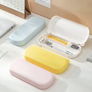 ペンケース 筆箱 ペン入れ 文房具入れ シンプル 無地 プラスチック 仕切り 使いやすい 収納 筆記用具 収納ケース 熊 クマ 耳付き かわいい おしゃれ すっきり 整理整頓 スタイリッシュ 学生 オフィス