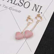 イヤリング アシンメトリー ハート フェイクパール レディース アクセサリー おしゃれ きれいめ 上品 可愛い かわいい キュート ガーリー 女性用 婦人用 ジュエリー 記念日 誕生日 プレゼント 贈り物 ギフト クリスマス バレンタイン ホワイトデー X'mas ファッション 雑貨 小物 左右非対称