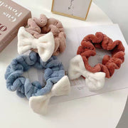 ヘアバンド 洗面用 レディース 女性 ヘッドバンド リボン 幅広 ワイド もこもこ ふんわり 伸縮性 無地 お洒落 可愛い 普段使い デイリー 洗顔 お風呂 バス用品 お風呂グッズ 日用品雑貨