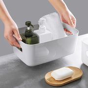 収納バスケット 単品 1個 プラスチック製 蓋なし 収納ケース 収納ボックス 持ち手付き 取っ手付き 小物入れ 整理 卓上 シンプル 無地 単色 白 ホワイト おしゃれ かわいい ベーシック 日用品雑貨