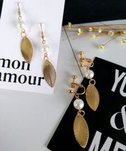 ピアス イヤリング レディース アクセサリー フックピアス フェイクパール リーフ 葉っぱ ゴールドカラー おしゃれ きれいめ 上品 可愛い かわいい 女性用 婦人用 ジュエリー ファッション 雑貨 小物 記念日 誕生日 プレゼント 贈り物 ギフト