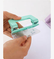 穴あけパンチ 2穴パンチ 穴径6mm コンパクト 事務用品 文房具 文具 ステーショナリー 定番 ハンディ 穴あきパンチ 紙用 ルーズリーフ ファイリング DIY 便利 家庭 オフィス