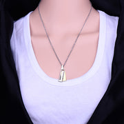 ネックレス ペンダント プレートネックレス アクセサリー レディース メンズ 男性用 女性用 恋人 カップル ペア お揃い シルバーカラー ビジュー ラインストーン LOVE おしゃれ クリスマス 記念日 プレゼント ギフト 贈り物