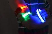 アームバンド 光る LEDライト ボタン電池式 腕輪 発光 反射 ランニング ジョギング ウォーキング 散歩 夜間 早朝 暗闇 安全対策 リチウム