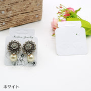 アクセサリー台紙 50枚セット ピアス用 イヤリング用 ネックレス用 クラフト紙 ハンドメイド用品 吊り下げ台紙 ラッピング 手芸 素材 手作り 販売 無地 花柄 王冠 フラワー 英字 文字入り かわいい シンプル おしゃれ ナチュラル 白 オフホワイト 茶