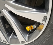 エアバルブキャップ タイヤバルブキャップ 同色2個セット キャップ カバー 車用 バルブカバー エアーバブル ホイール ドレスアップ カー用品 自動車 タイヤ ねじ込み式 光沢感 キラキラ 軽量 汎用 カスタム ガンメタ 単色 シンプル おしゃれ かっこいい 黒 赤 青 金色 銀色 緑 青 橙