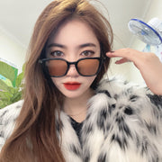 サングラス レディース メンズ 男女兼用 カラーレンズ ファッション雑貨 色付き 紫外線対策 ウェリントン型 かわいい おしゃれ カジュアル リゾート 旅行 お出かけ 黒 クリア ピンク 黄 緑 茶