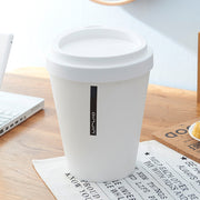 ゴミ箱 ごみ箱 卓上 ダストボックス 蓋つき ミニダストボックス コンパクト コーヒーカップ風 ドリンクカップ型 机上 キッチン 洗面所 寝室 デスクまわり 小型 省スペース 小物入れ 収納 かわいい おしゃれ スタイリッシュ 面白い プレゼント オフィス 自宅 青 白 灰