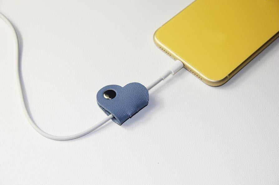 ケーブルホルダー イヤホンホルダー レディース スマホ周辺雑貨 収納雑貨 ハート型 商品画像3