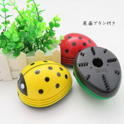 卓上クリーナー 卓上掃除機 電池式 コードレス デスククリーナー ハンディ てんとう虫 テントウムシ ミニ 小型 コンパクト 吸引力 ブラシ付き リビング キーボード パソコン デスク 消しゴム ほこり ホコリ 消しかす 卓上そうじ機 電動 グリーン 緑 レッド 赤 イエロー 黄