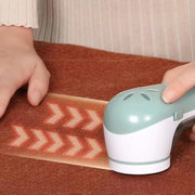 毛玉取り 毛玉取り器 毛玉クリーナー 電動 USB電源 ポータブル 携帯 持ち運び ハンディ 衣類 セーター カーペット ニット 便利 シンプル 使いやすい リチウム