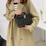 化粧ポーチ バニティバッグ コスメポーチ メイクポーチ メイク道具 コスメバッグ レディース 女性 おしゃれ かわいい トラベルポーチ 手持ち ハンドバッグ 小物入れ 小物整理 スクエア 四角 婦人用