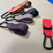 ベビーカー用フック 2個セット レザー調 バギーフック バッグホルダー マルチフック 荷物掛け カラビナ付き 無地 便利 買い物