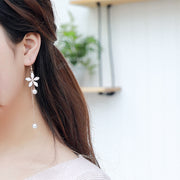 ピアス レディース 女性用 お花 フラワー 揺れる 大ぶり 小ぶり パール風 シンプル 大人っぽい 可愛い オシャレ お出かけ デート プレゼント