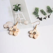 ピアス レディース 女性用 お花 フラワー 揺れる 大ぶり 小ぶり パール風 シンプル 大人っぽい 可愛い オシャレ お出かけ デート プレゼント