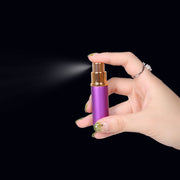 アトマイザー 香水 5ml 持ち運び 詰め替え スプレー ポータブル コンパクト 軽量 小さい メタル マット 光沢 手軽 カプセル ミニボトル アロマ フレグランス コロン 携帯 香水ボトル カラバリ豊富 シンプル 無地 男女兼用 ゴールド 金 シルバー 銀 ピンク ブルー レッド 赤 青 グリーン 緑 パープル 紫 グレー 灰