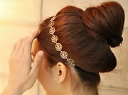 ヘアバンド ヘッドバンド ヘアタイ レディース 髪飾り カチューシャ風 ヘアアクセサリー ヘアアレンジ まとめ髪 ゴールドカラー ローズ バラ 薔薇 花 フラワー かわいい おしゃれ お洒落 キュート ガーリー フェミニン 女子力アップ 大人可愛い カジュアル シンプル 女性 女の子 ガールズ 婦人用 お出かけ 外出 デート 女子会 合コン お呼ばれ 結婚式 2次会