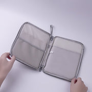 タブレットケース iPadケース ガジェットケース 手提げ 内ポケット メッシュ ペン 文房具入れ 書類入れ ケーブル収納 保護 傷防止 防水 持ち運び 軽量 大容量 多機能 収納 整理 無地 シンプル おしゃれ 便利