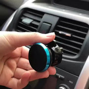 車載ホルダー スマホホルダー 携帯ホルダー スマホスタンド 車内 マグネット式 磁気 角度調整可能 カー用品 カーアクセサリー 車用品 スタイリッシュ シンプル 便利