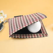 ゴルフボールクリーナー ボール拭き フック付きタオル 伸縮リール付き 汚れ取り 吊り下げ 持ち運び 持ち歩き 伸びる カラビナ付き ティー収納可 スクエア 四角 汚れ拭き チェック柄 格子柄 千鳥格子 ゴルフ用品 かっこいい おしゃれ スマート シンプル ベージュ 緑 赤 黒