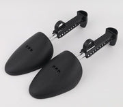 シューキーパー シューズストレッチャー 2個セット 1足分 レディース メンズ 型崩れ防止 しわ伸ばし サイズ調節可能 固定 女性用 男性用 靴ケア用品 革靴 パンプス