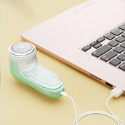 電動毛玉取り器 USB充電式 毛玉クリーナー 3枚刃 替刃5個付き コードレス ハンディ 持ち歩き便利 リチウム 毛玉除去 毛玉カット パワフル 生活家電 衣類 セーター ニット 旅行 お出掛け 自宅