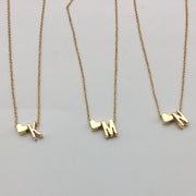 ネックレス ペンダント NからZまで アルファベット ハート チェーン レディース アクセサリー 大文字 英語 英字 シンプル おしゃれ 可愛い かわいい 女性用 婦人用 記念日 誕生日 プレゼント 贈り物 ギフト ジュエリー ファッション 雑貨 小物 N O P Q R S T U V W X Y Z ゴールドカラー シルバーカラー