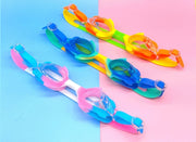 ゴーグル 水泳 スイミング キッズ 子供用 女の子 男の子 カラフル 曇り止め UVカット 調整可能 プール 海 海水浴 ビーチ かわいい カジュアル シンプル 女児 男児 アウトドア 青 ピンク 白 緑 黄色 オレンジ