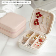 アクセサリーケース 携帯用 ジュエリーケース 指輪 ネックレス ブレスレット リング ピアス イヤリング 旅行 トラベル ジム 持ち運び コンパクト レザー調 大人 ファスナー 四角形 スクエア型 仕切り付き アクセサリー収納 小物入れ ジュエリーボックス 持ち歩き便利 お出かけ