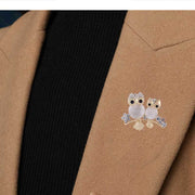 ブローチ 風車式 アクセサリー ジュエリー レディース フクロウ 親子 2羽 とまり木 キラキラ かわいい 女性 ファッション 小物 ギフト プレゼント 贈り物 フォーマル