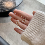 ピアス スタッドピアス イヤリング イヤークリップ レディース 女性 アクセサリー ファッション小物 ジュエリー フェイクパール クマ 熊 リボン クリップ式イヤリング おしゃれ かわいい ナチュラル シンプル キュート ギフト お出かけ 結婚式