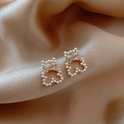 ピアス スタッドピアス イヤリング イヤークリップ レディース 女性 アクセサリー ファッション小物 ジュエリー フェイクパール クマ 熊 リボン クリップ式イヤリング おしゃれ かわいい ナチュラル シンプル キュート ギフト お出かけ 結婚式
