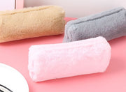 ペンケース 筆箱 ふでばこ レディース 女性 収納雑貨 文房具 長方形 円筒形 チャック ジッパー フェイクファー 無地 グレー ピンク ブラック ふわふわ もこもこ 可愛い キュート ポップ カジュアル ガーリー おしゃれ
