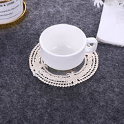 コースター コップ敷 サークル 円形 丸 花柄 刺繍 ディスプレイ 撮影小物 カントリー風 レトロ風 上品 かわいい おしゃれ キッチン雑貨 贈り物 プレゼント 白 黄色 キャメル ベージュ アズキ